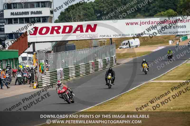 Vintage motorcycle club;eventdigitalimages;mallory park;mallory park trackday photographs;no limits trackdays;peter wileman photography;trackday digital images;trackday photos;vmcc festival 1000 bikes photographs